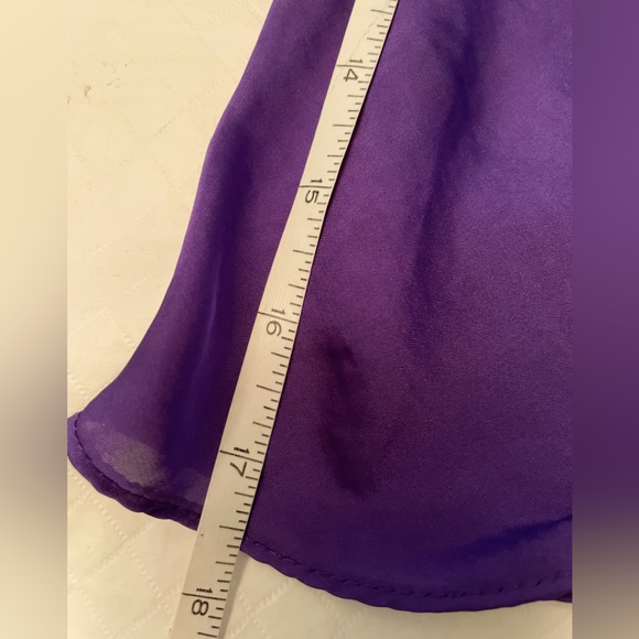 🦋 2 / $27 🦋Spense Medium Dark Purple flowy top. Curved hemline /petal shapes. - Picture 6 of 8